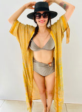 Cargar imagen en el visor de la galería, Kimono Chic Largo amarillo
